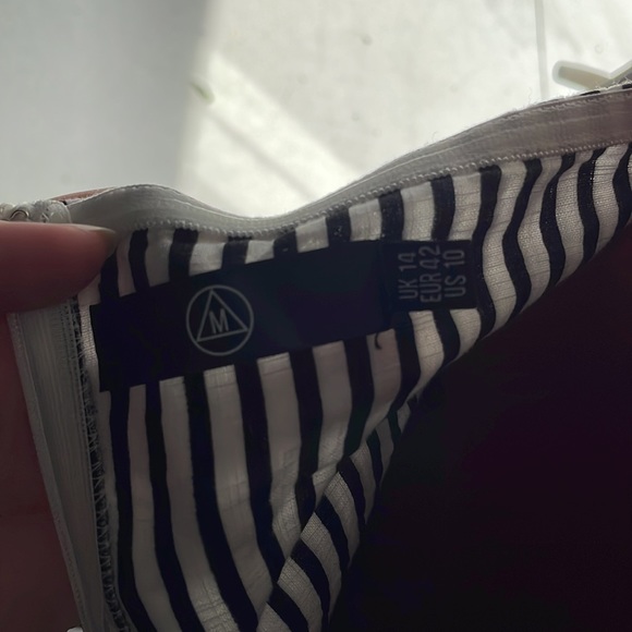 Missguided Strapless Romper - Picture 4 of 5